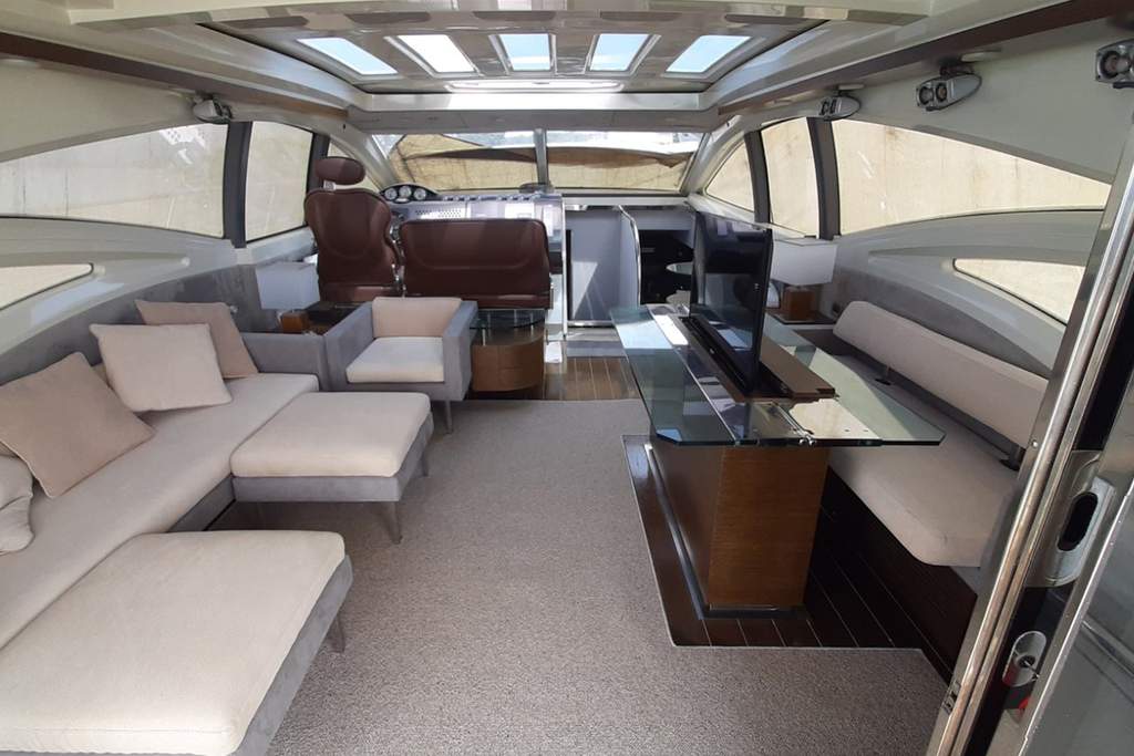 Azimut 68s