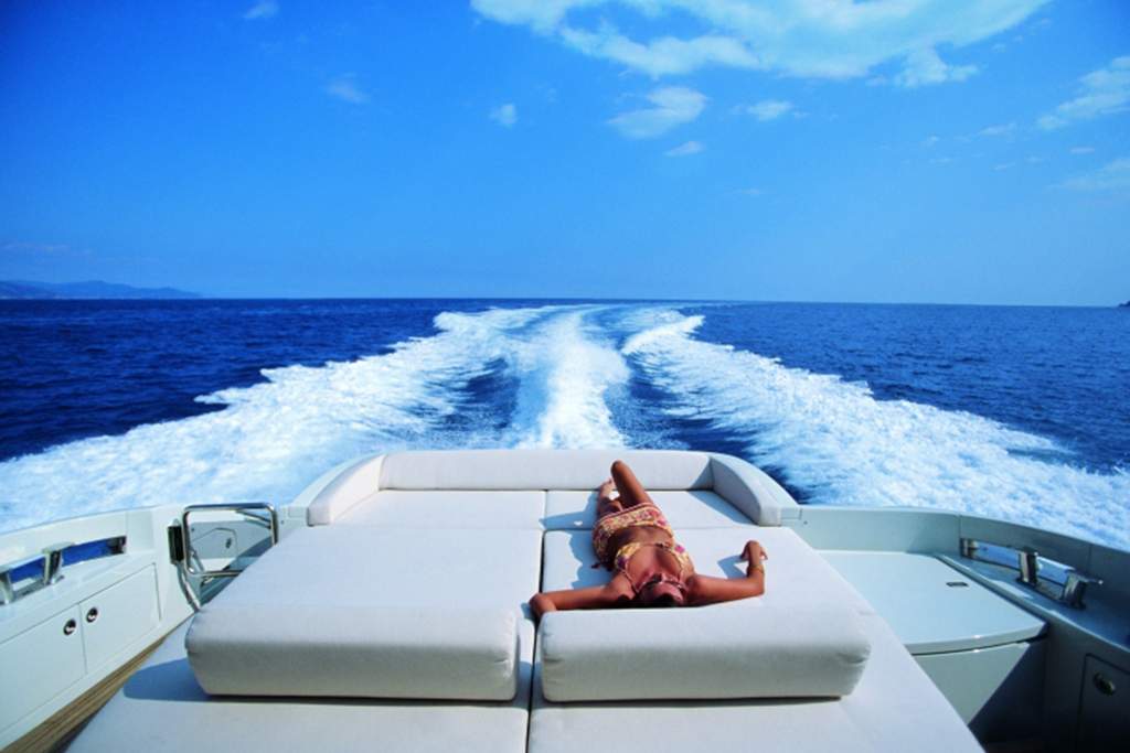 Azimut 68s