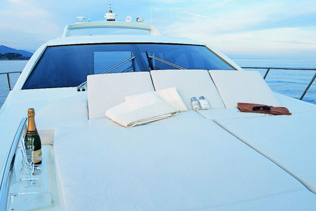 Azimut 68s