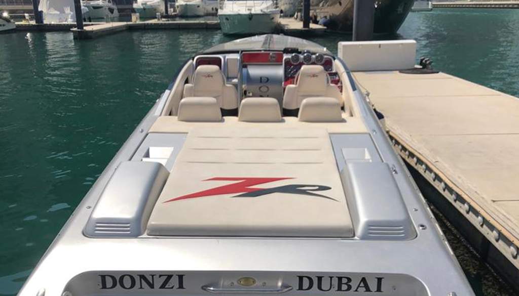 Cigarette Donzi ZR 43