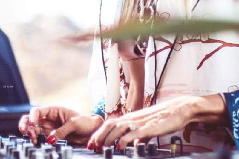 DJ Chrissy on Board - "NITTY GRITTY"