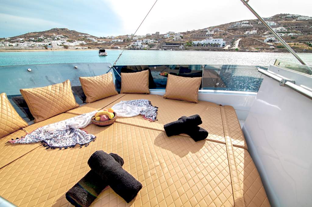 Ferretti 58/64 (up to 24 guests)