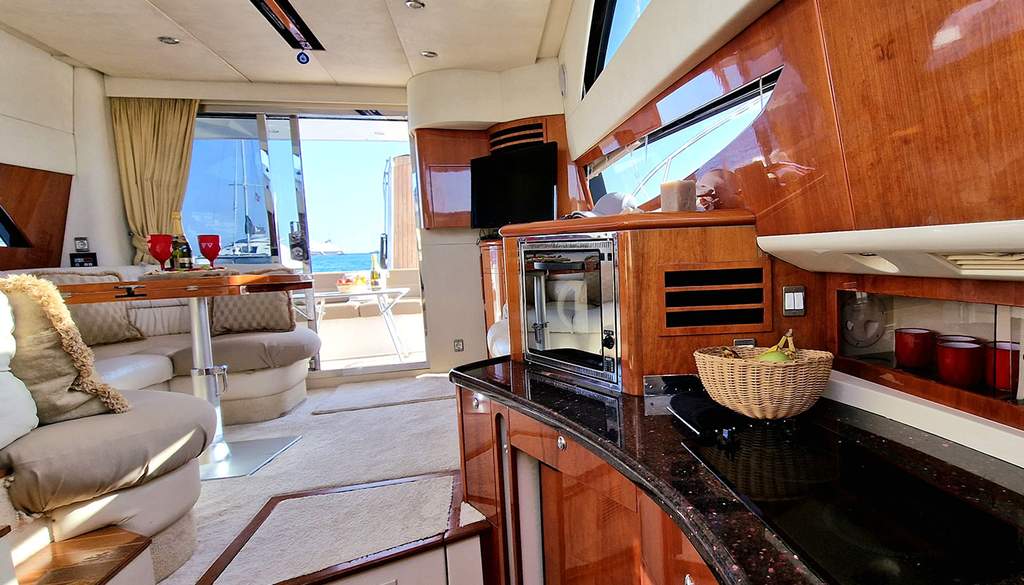 Fairline Phantom