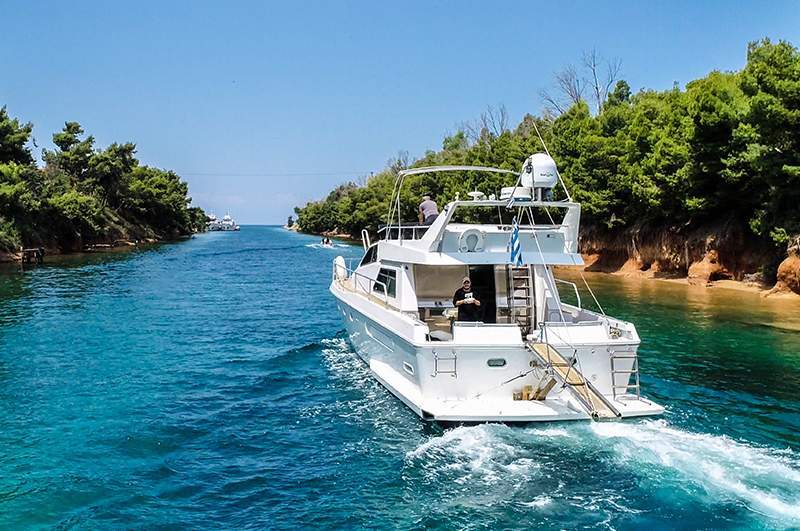 Ferretti (up to 22 guests)