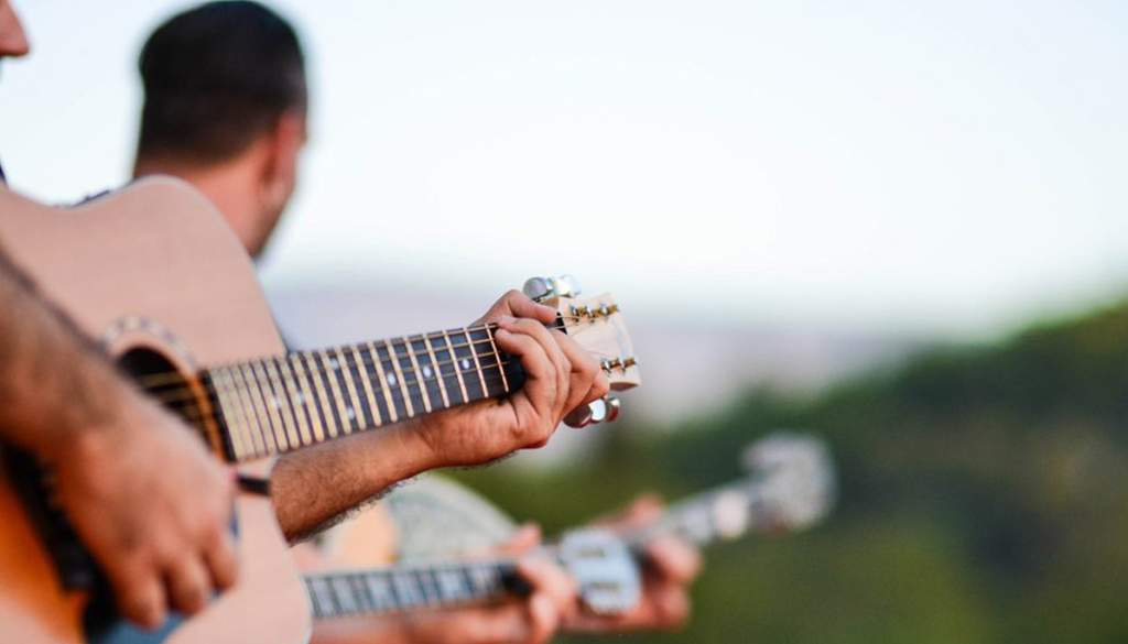 Live Greek Music on Board