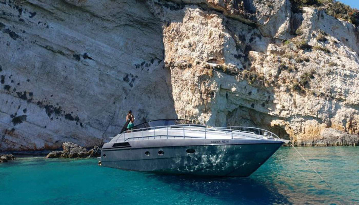 Pershing 40