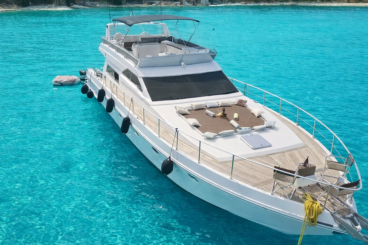 Ferretti 58/64 (up to 24 guests)