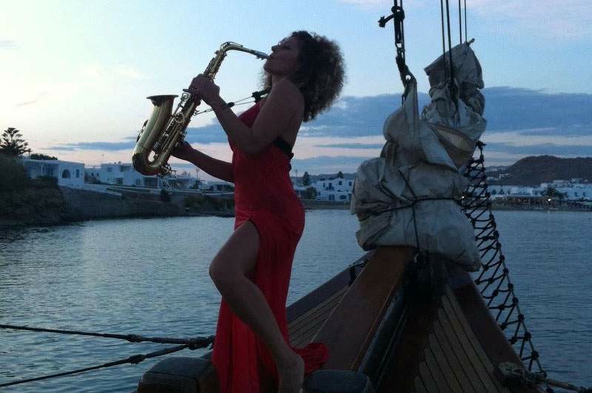 Miss Saxo Vaya on Board