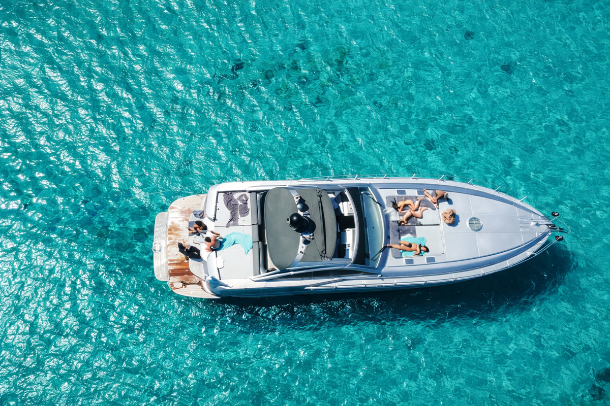 Pershing 54