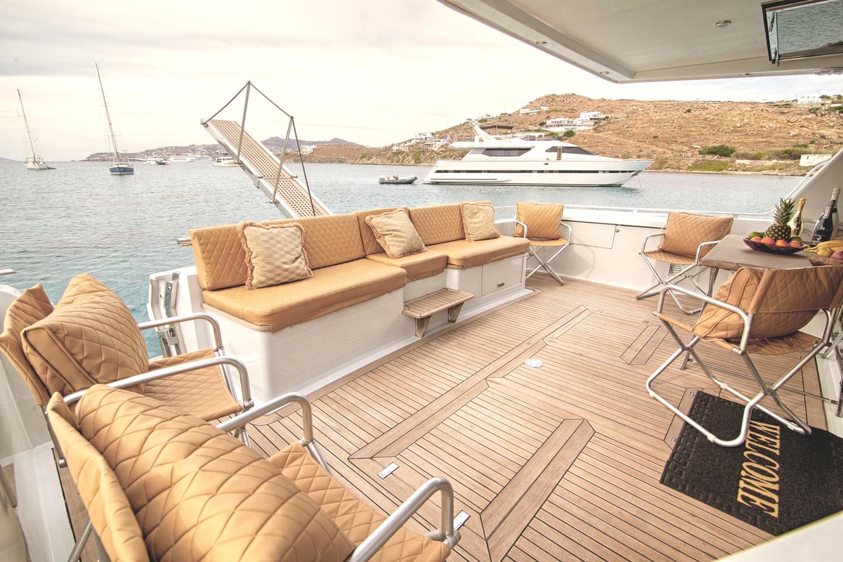 Ferretti 58/64 (up to 24 guests)
