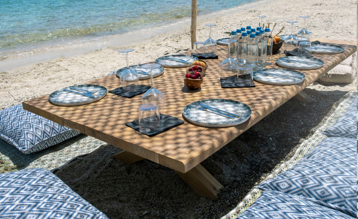 Food Feast on a Secret Island