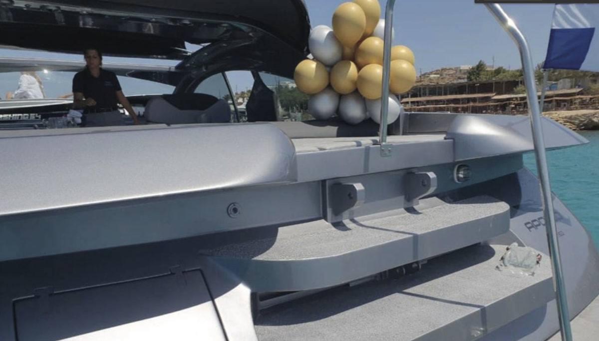 Pershing 54