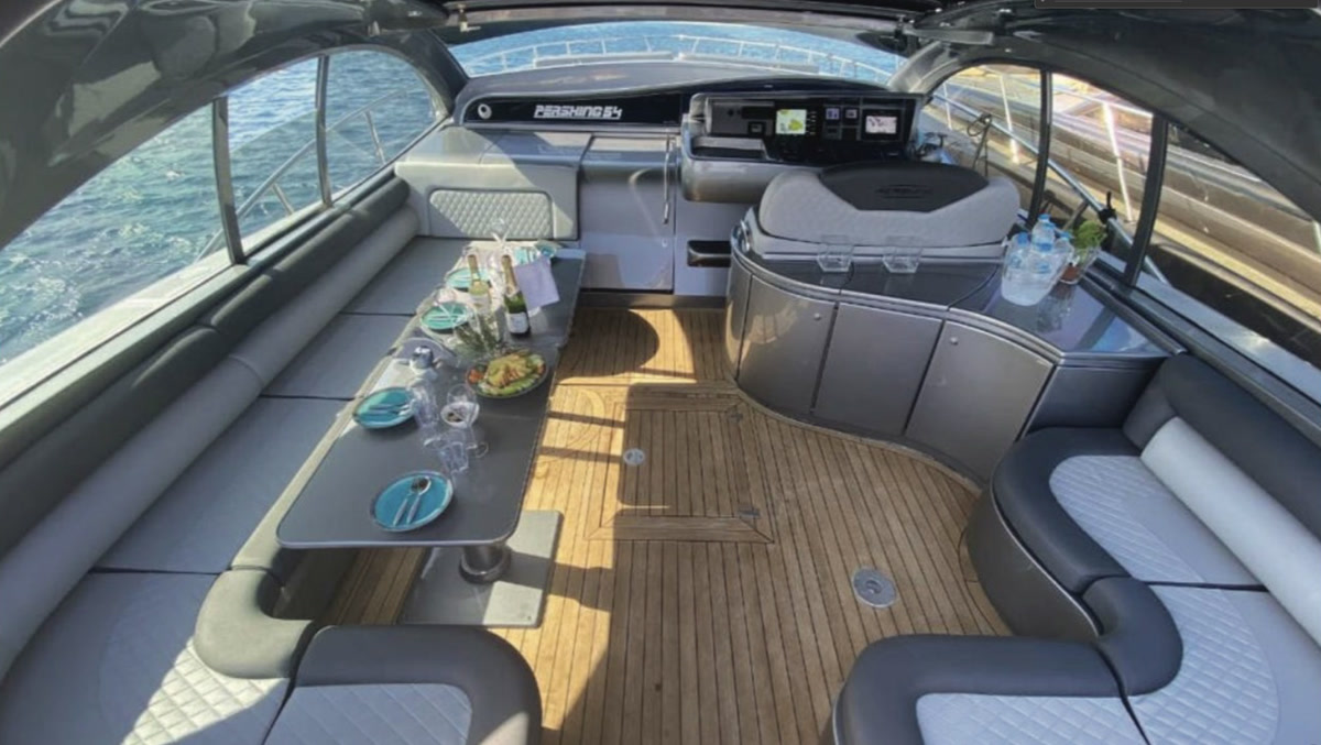 Pershing 54