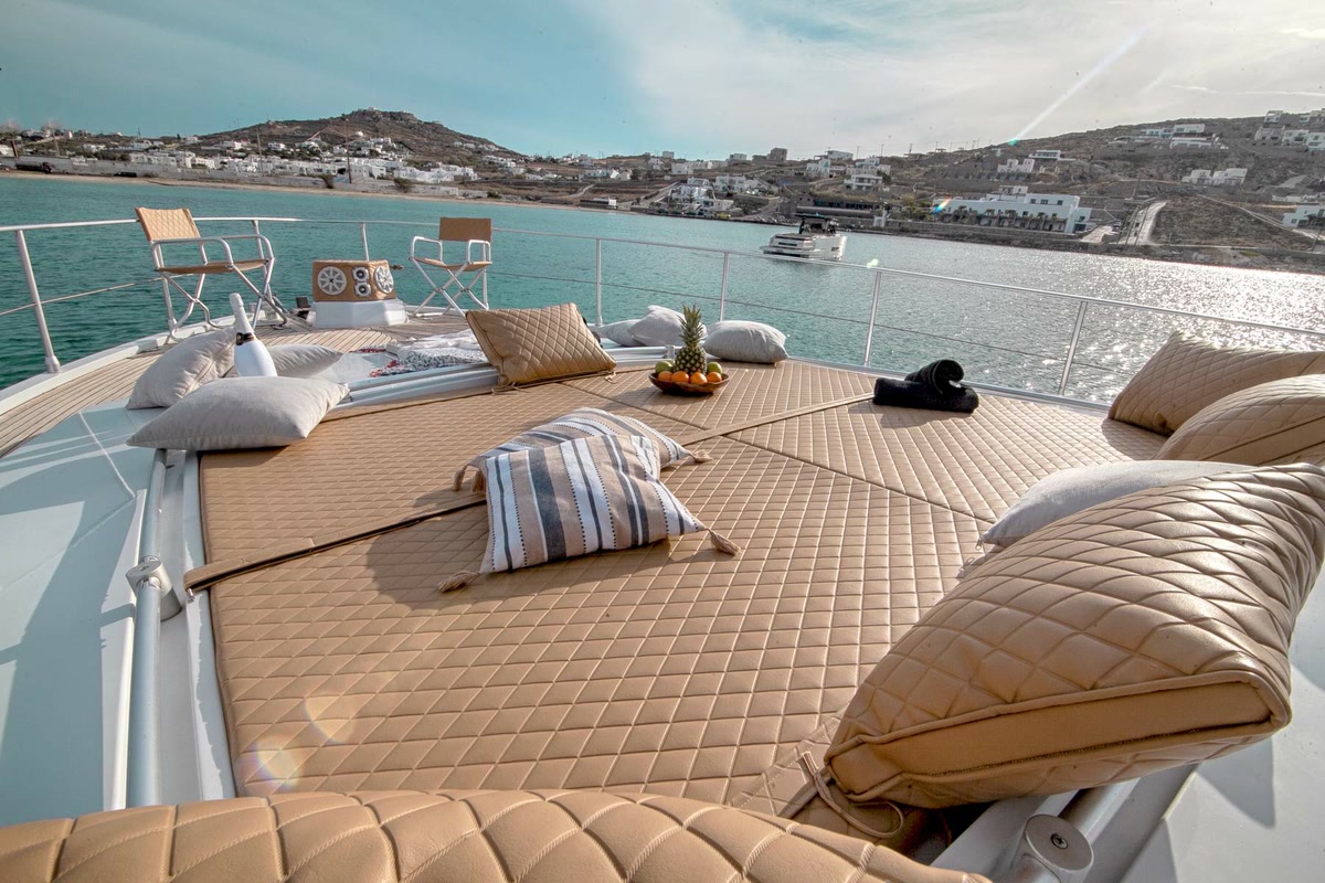 Ferretti 58/64 (up to 24 guests)