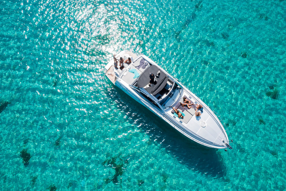Pershing 54