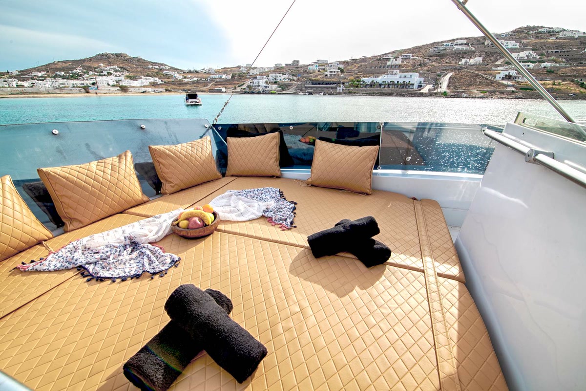 Ferretti 58/64 (up to 24 guests)