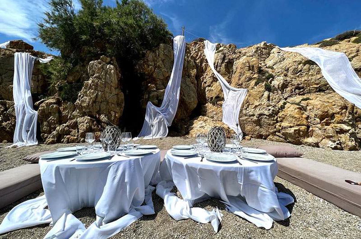 Food Feast on a Secret Beach