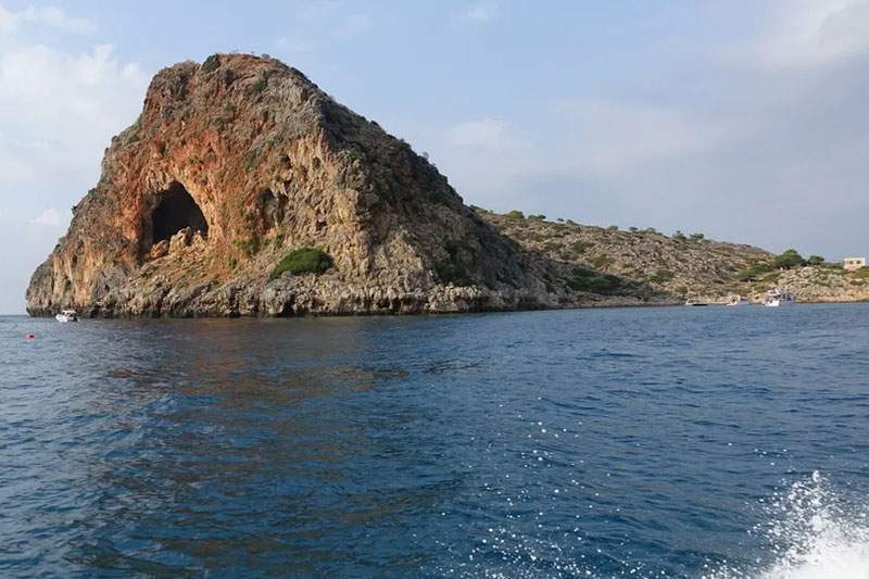 Chania -> Thodorou Island & Maherida