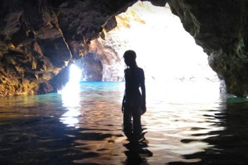 Mykonos -> Caves of Tragonisi (weather permitted) & Famous Beach Bars