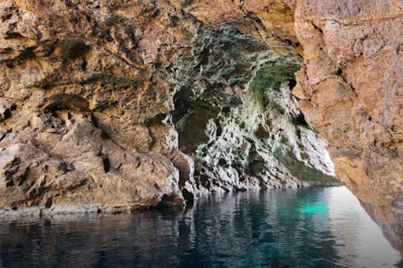 Mykonos -> Caves of Tragonisi (weather permitted) & Famous Beach Bars