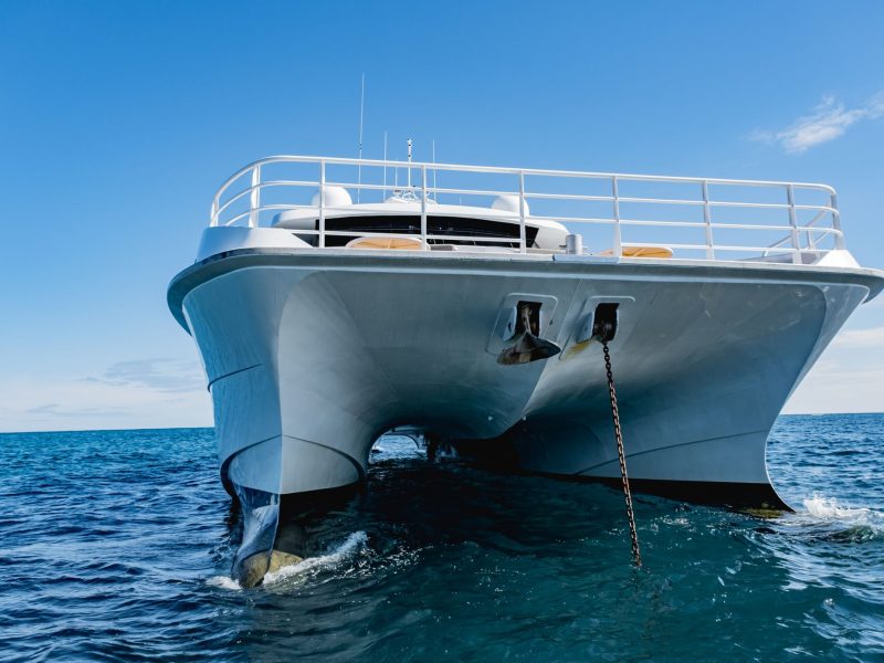 Catamaran or Motor Yacht: How to Choose for a Family Charter