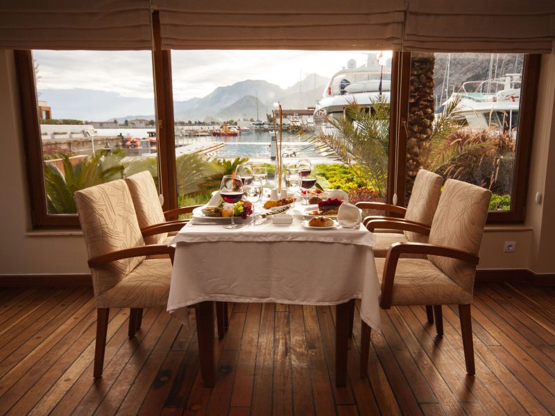 Yacht Charter Etiquette: Tipping, Crew and Onboard Customs in Greece