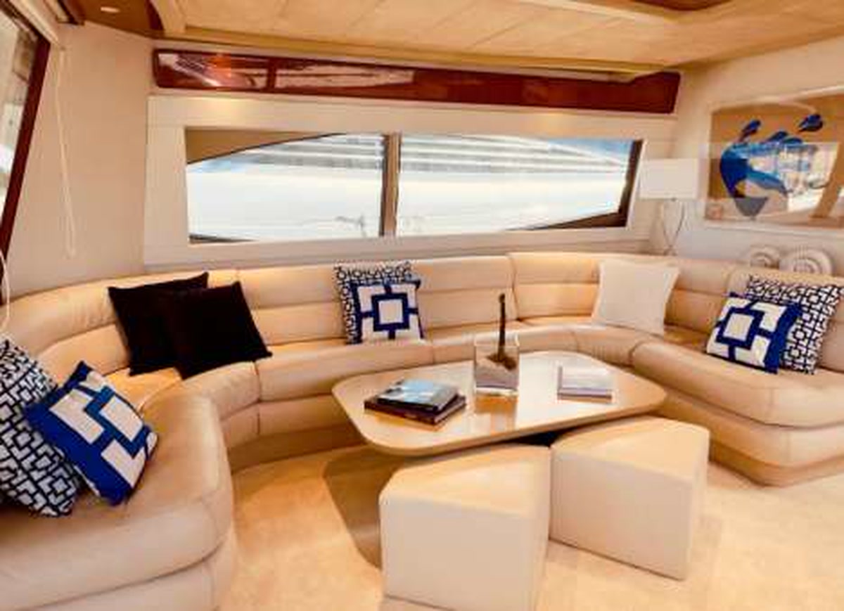 Ferretti 77S